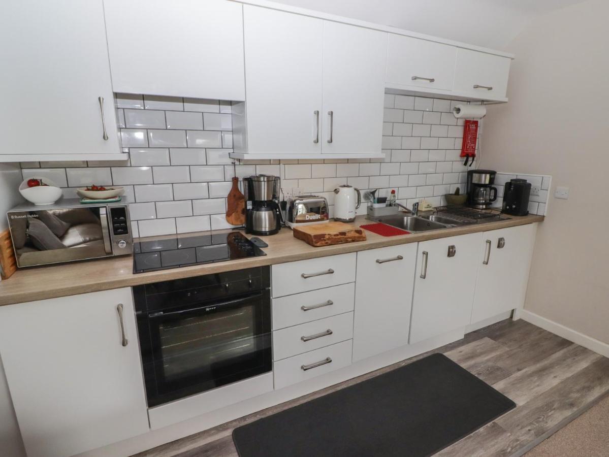 Daffodil Apartment تينبي المظهر الخارجي الصورة