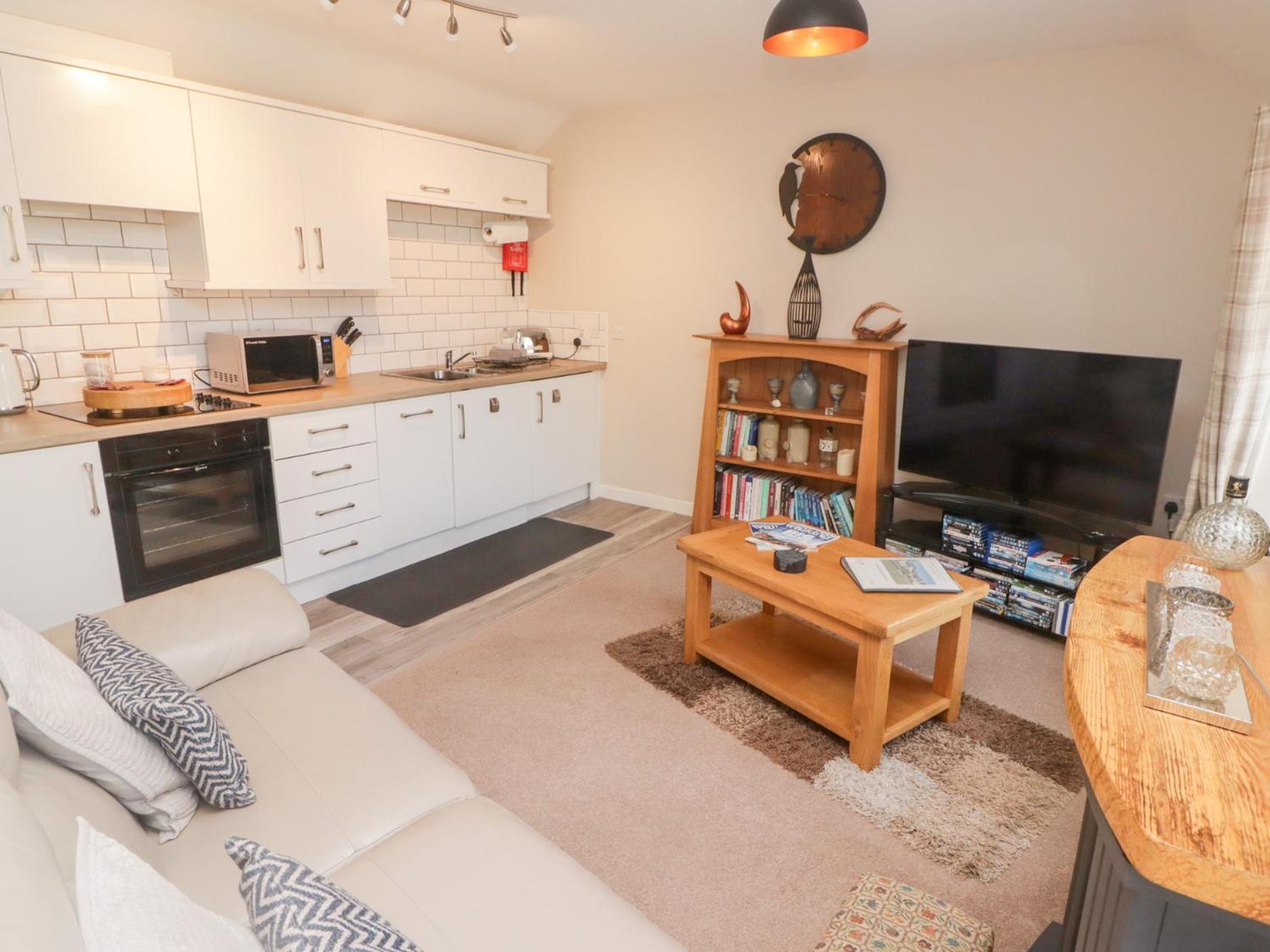 Daffodil Apartment تينبي المظهر الخارجي الصورة